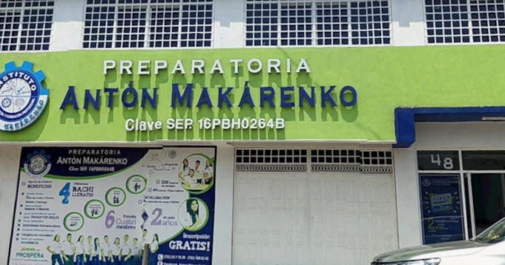 Un alumno de 15 años armado con un fusil de asalto mató a dos maestras en la preparatoria Anton Makárenko de Michoacán. Se vincula el ataque a grupos incel.