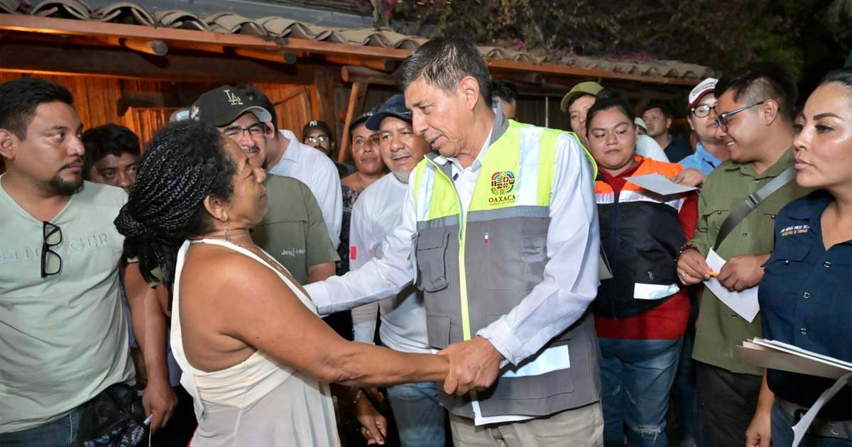El Gobernador de Oaxaca activa brigadas de tequio y apoyos financieros para garantizar la reapertura de Punta Zicatela antes de la Semana Santa.